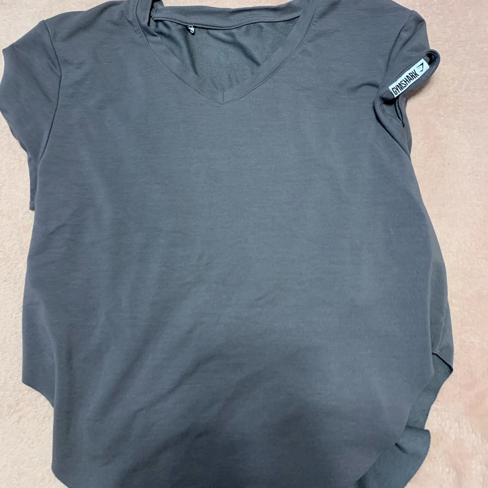 gym shark tee